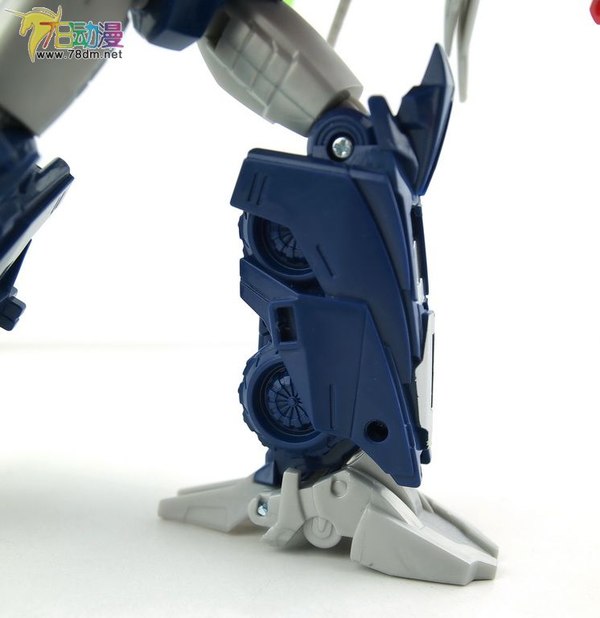 New Beast Hunters Optimus Prime Voyager Class Our Of Box Images Of Transformers Prime Figure  (7 of 47)